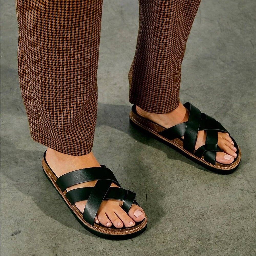 NWT: Free People - Ventura Footbed Sandals, US9, Black